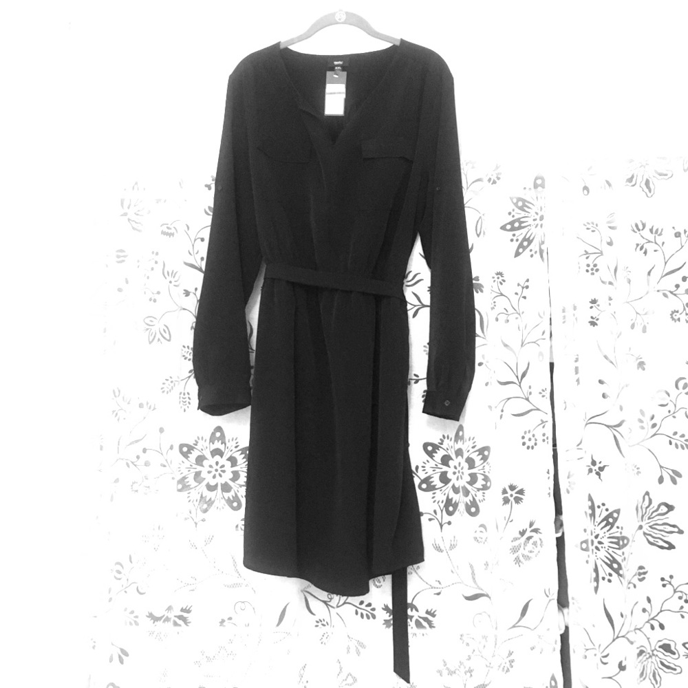 XXL black dress with cute pocket detail & belt